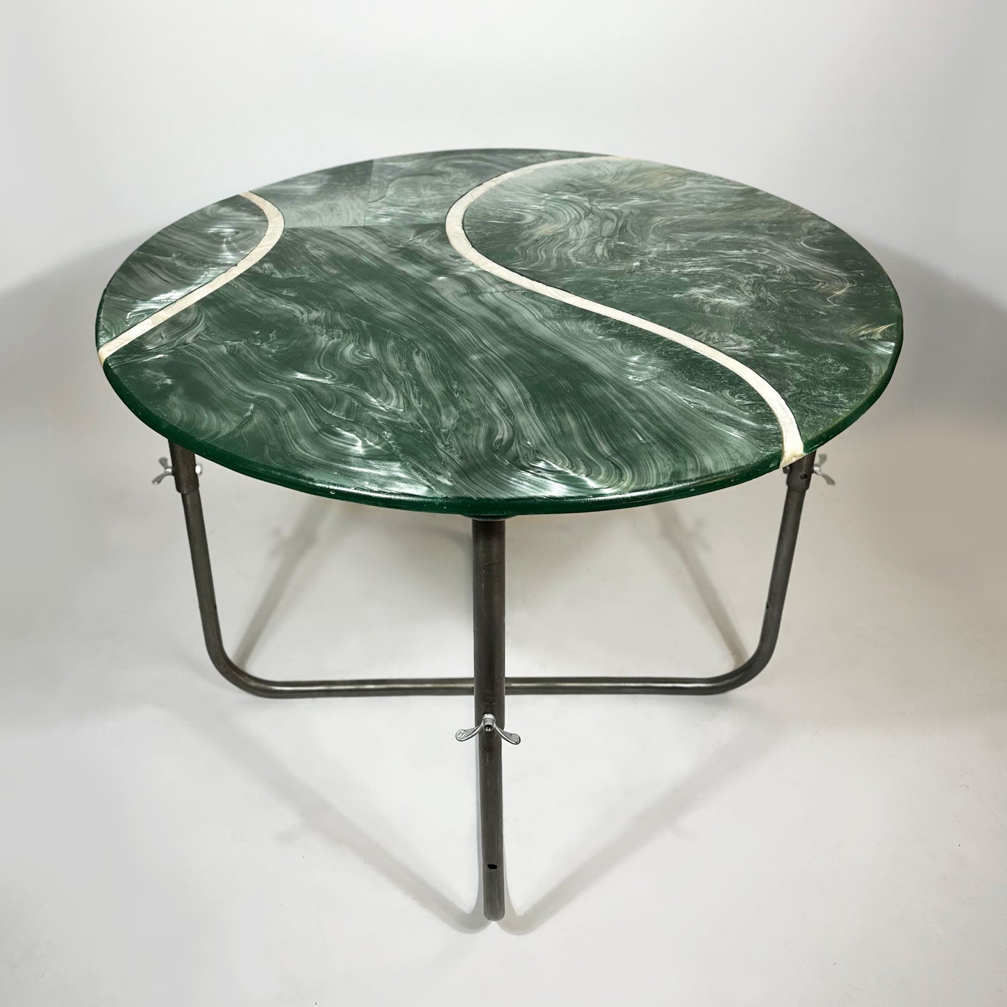 trefoil round table